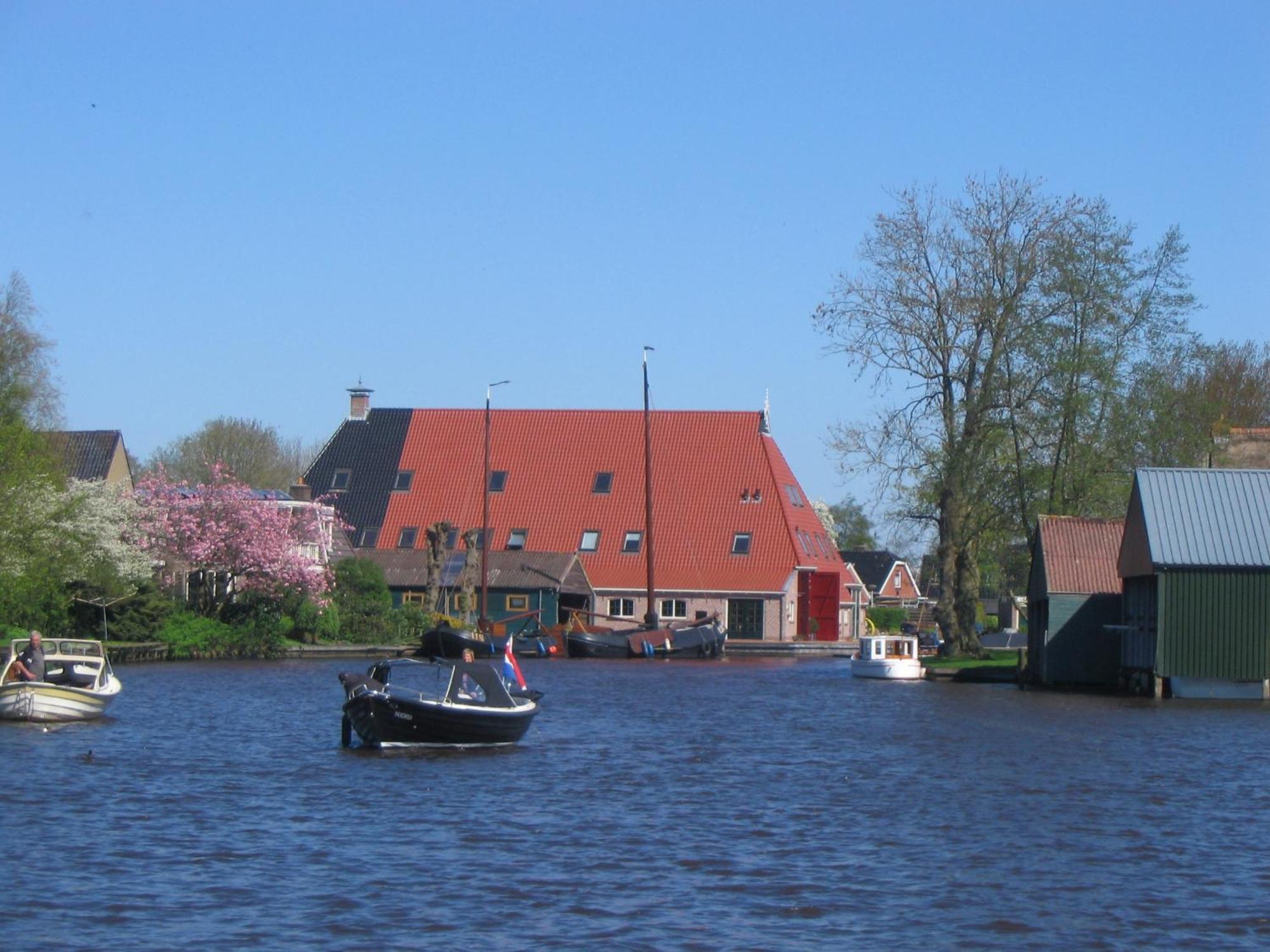 Wartena Hoeve - Vega 3*